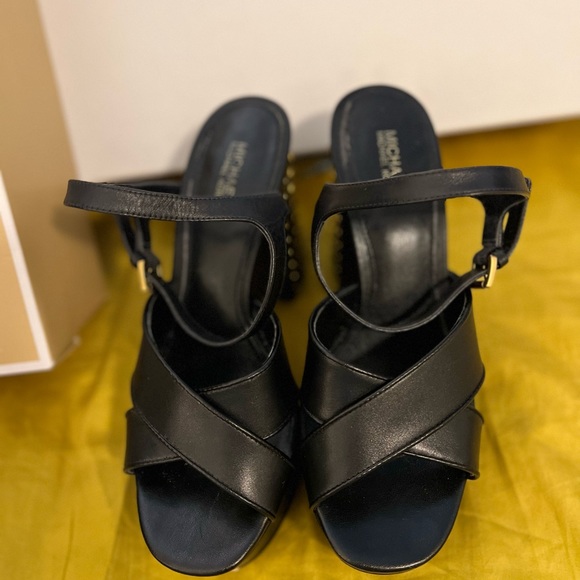 Michael Kors shoes size 7 - Picture 3 of 8